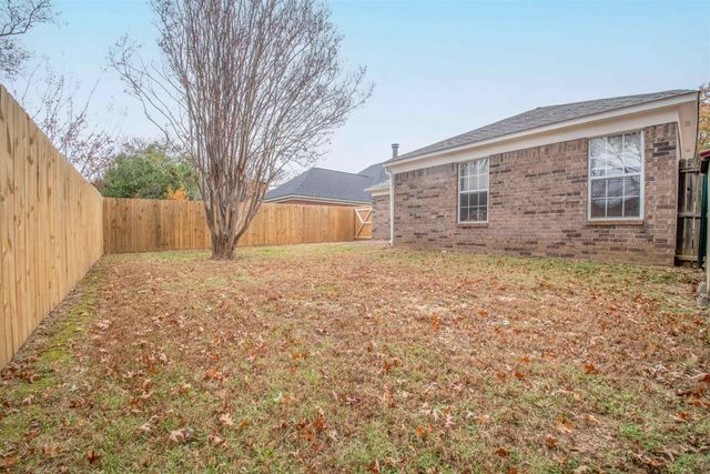 8143 TIMBER KNOLL LN, Memphis, TN 38018