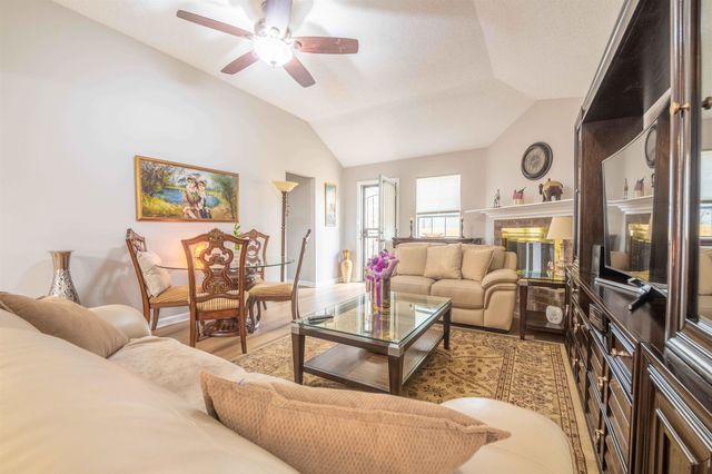 8143 TIMBER KNOLL LN, Memphis, TN 38018