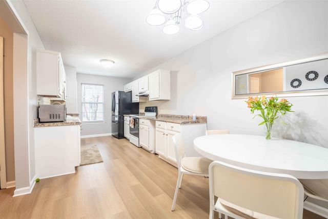 8143 TIMBER KNOLL LN, Memphis, TN 38018