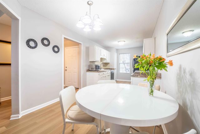 8143 TIMBER KNOLL LN, Memphis, TN 38018