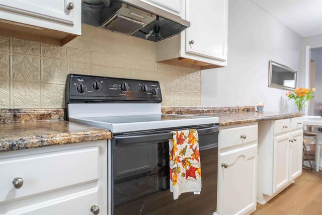 8143 TIMBER KNOLL LN, Memphis, TN 38018