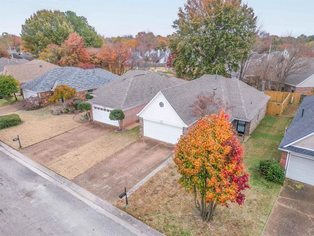 8143 TIMBER KNOLL LN, Memphis, TN 38018