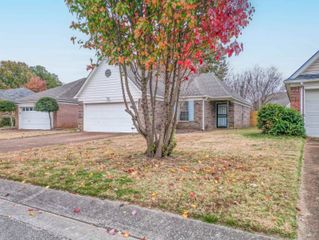 8143 TIMBER KNOLL LN, Memphis, TN 38018