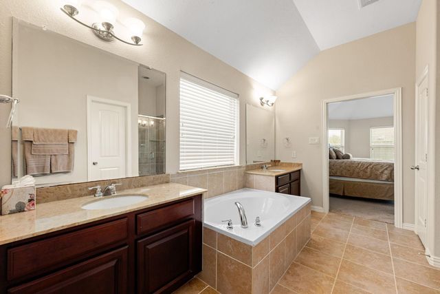 6200 Glenn Hills Lane, League City, TX 77573