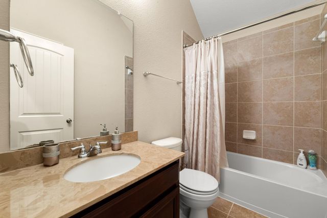 6200 Glenn Hills Lane, League City, TX 77573