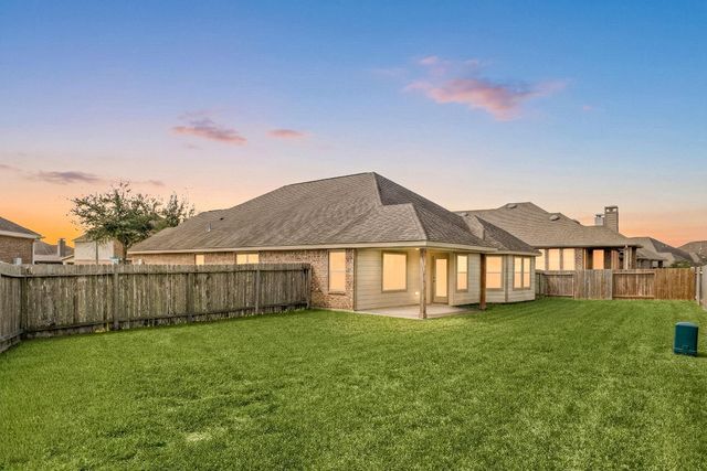 6200 Glenn Hills Lane, League City, TX 77573