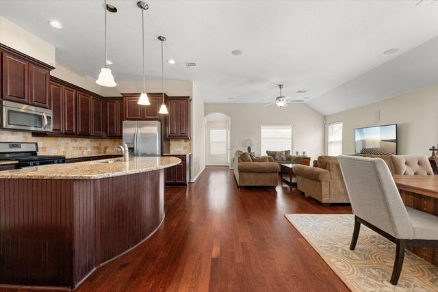 6200 Glenn Hills Lane, League City, TX 77573