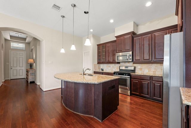 6200 Glenn Hills Lane, League City, TX 77573