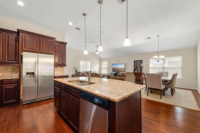 6200 Glenn Hills Lane, League City, TX 77573