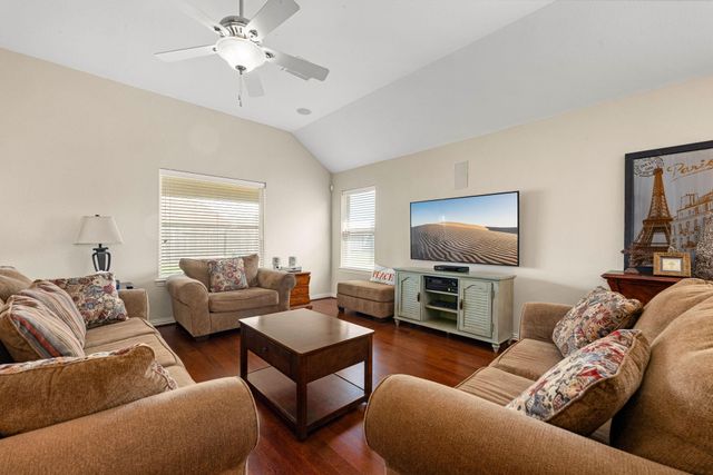 6200 Glenn Hills Lane, League City, TX 77573