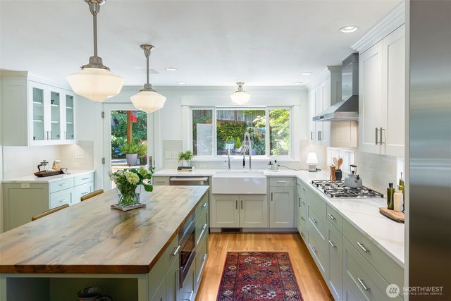 4821 53rd Avenue S, Seattle, WA 98118
