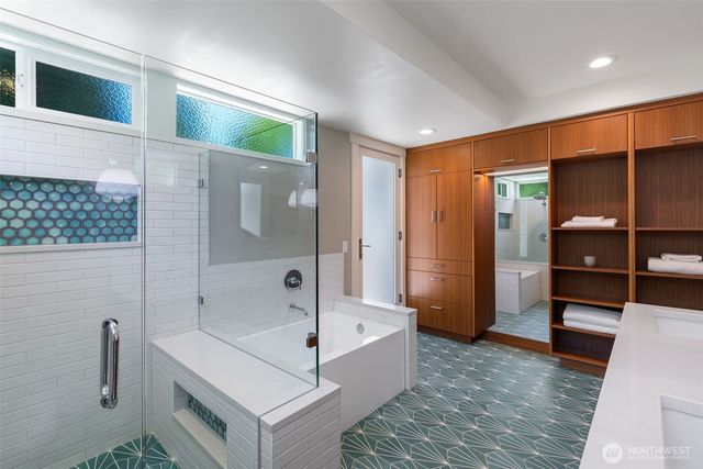 4821 53rd Avenue S, Seattle, WA 98118