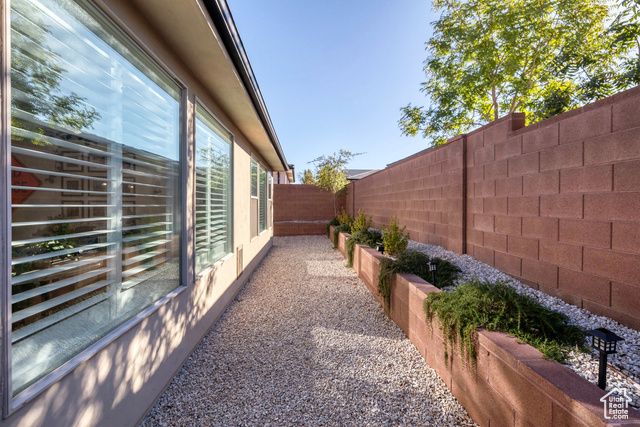 3052 E PHOTINIA DR, St. George, UT 84790