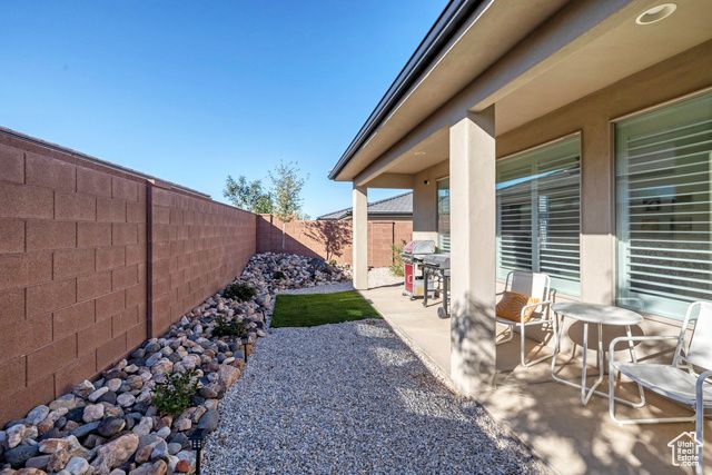 3052 E PHOTINIA DR, St. George, UT 84790