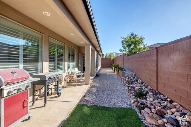 3052 E PHOTINIA DR, St. George, UT 84790