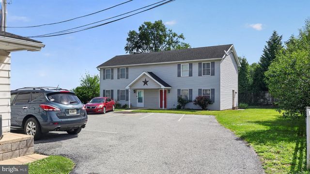 15 STOLTZFUS LN, Leola, PA 17540