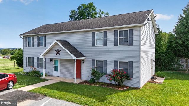 15 STOLTZFUS LN, Leola, PA 17540