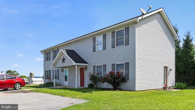15 STOLTZFUS LN, Leola, PA 17540