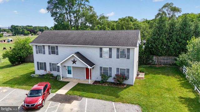 15 STOLTZFUS LN, Leola, PA 17540