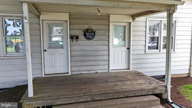 15 STOLTZFUS LN, Leola, PA 17540