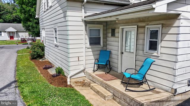 15 STOLTZFUS LN, Leola, PA 17540
