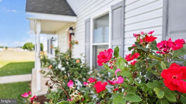 15 STOLTZFUS LN, Leola, PA 17540