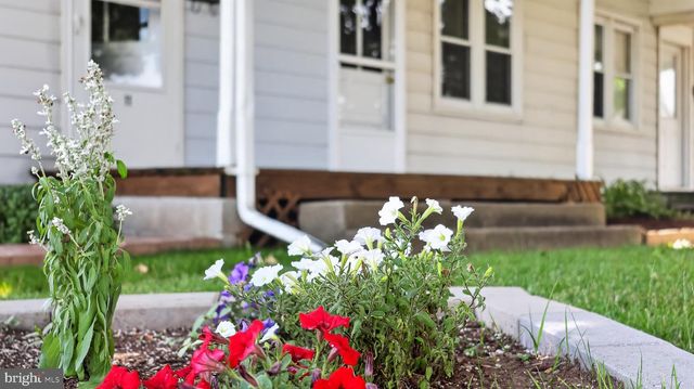 15 STOLTZFUS LN, Leola, PA 17540