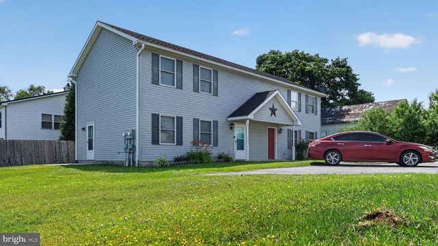 15 STOLTZFUS LN, Leola, PA 17540