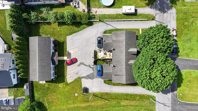 15 STOLTZFUS LN, Leola, PA 17540