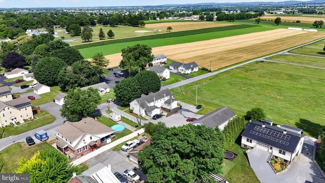 15 STOLTZFUS LN, Leola, PA 17540