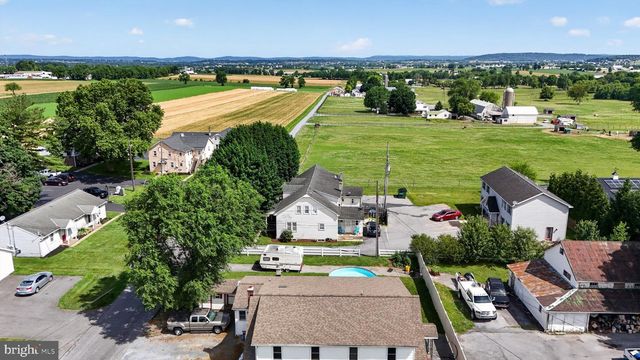 15 STOLTZFUS LN, Leola, PA 17540
