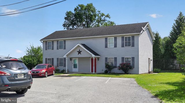 15 STOLTZFUS LN, Leola, PA 17540
