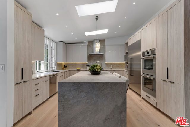 10160 Cielo Drive, Beverly Hills, CA 90210