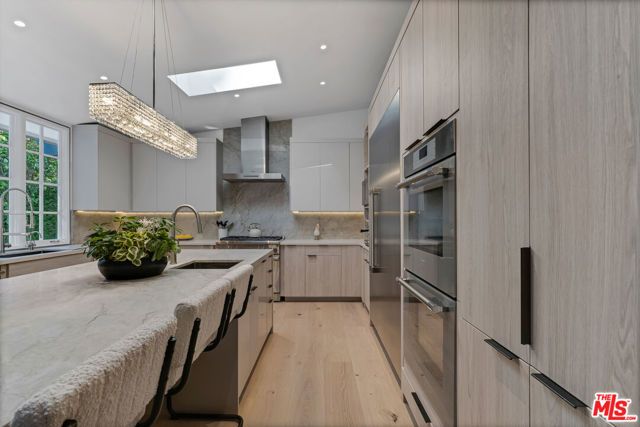 10160 Cielo Drive, Beverly Hills, CA 90210