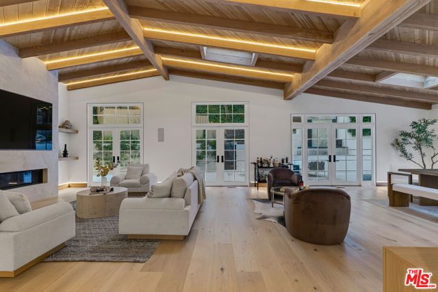 10160 Cielo Drive, Beverly Hills, CA 90210