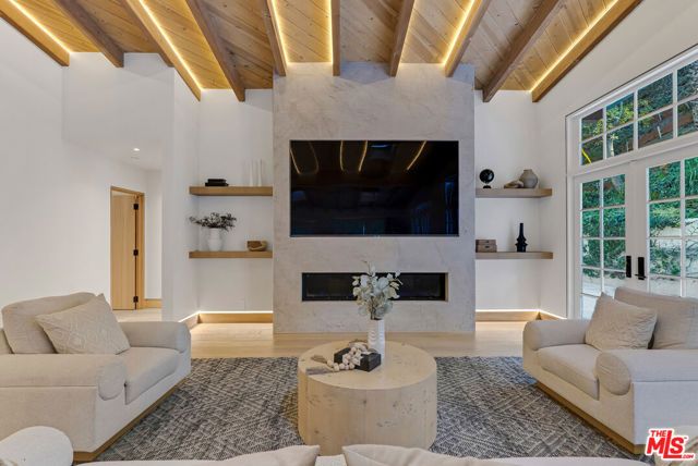 10160 Cielo Drive, Beverly Hills, CA 90210