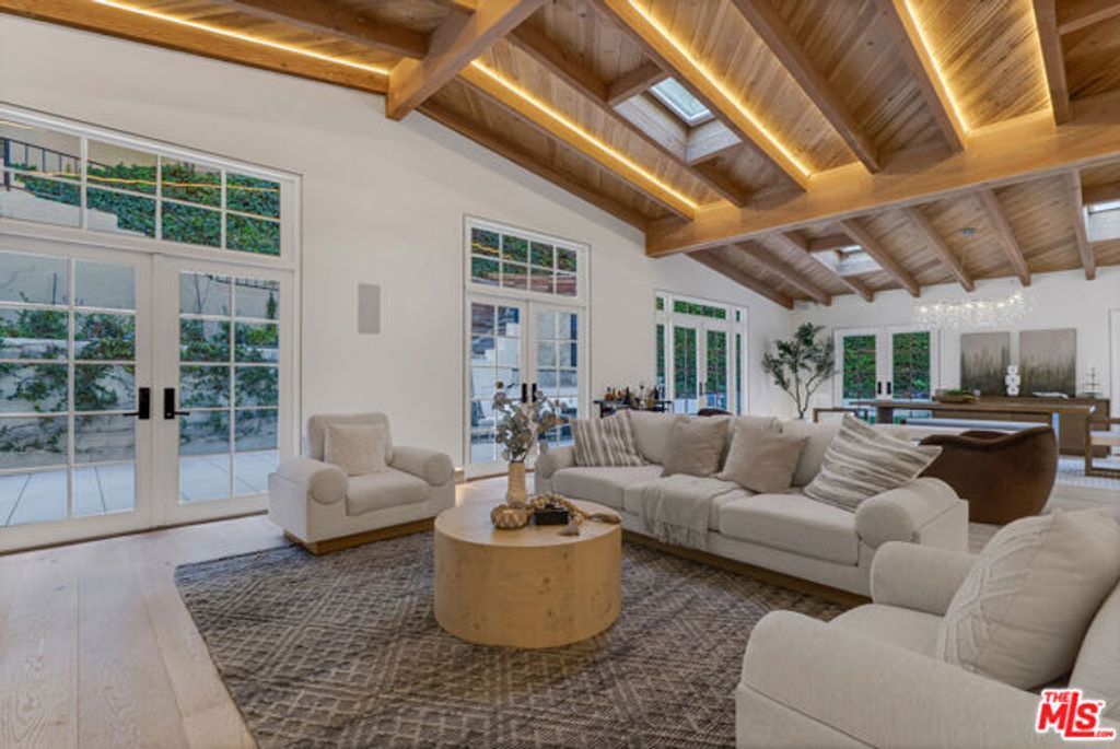 10160 Cielo Drive, Beverly Hills, CA 90210