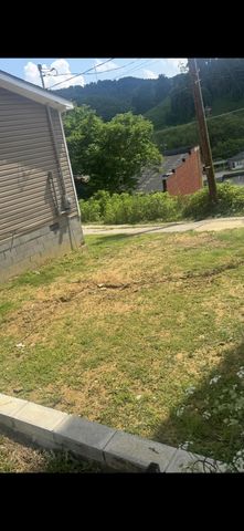 2514 Smith Lane, Jackson, KY 41339