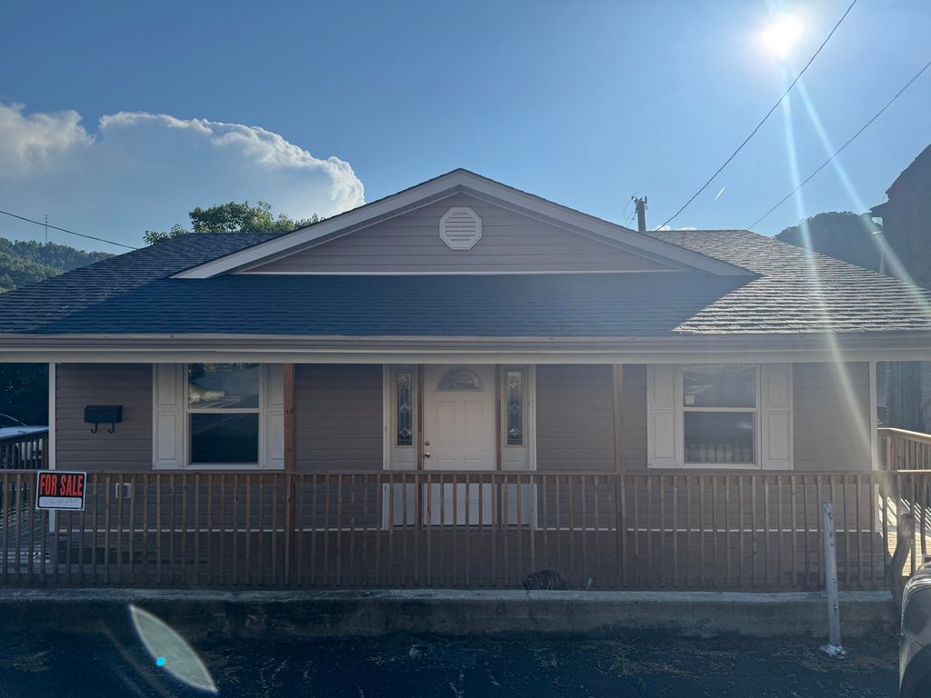 2514 Smith Lane, Jackson, KY 41339