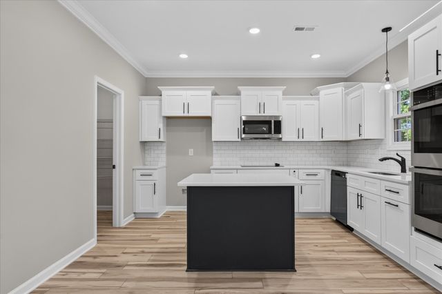 1261 Mourning Cloak Dr, Clarksville, TN 37043
