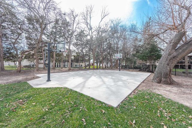 8503 W Meadow Park, Wichita, KS 67205