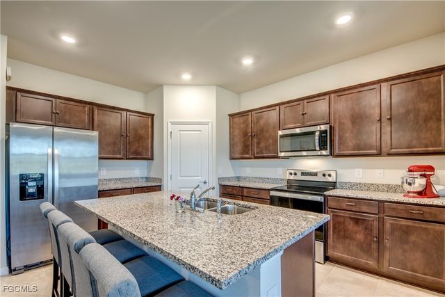 3647 Rain Lily LN, Alva, FL 33920