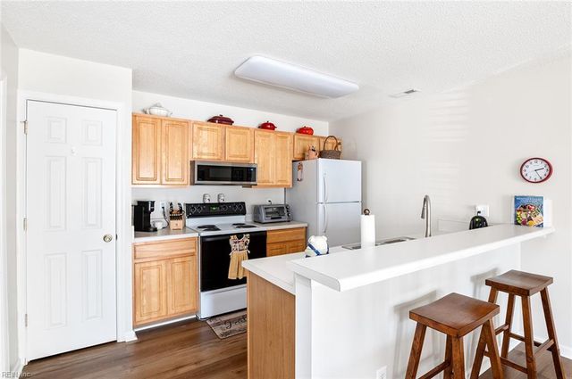 2104 Westgate CIR, Williamsburg, VA 23185