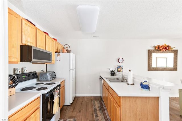 2104 Westgate CIR, Williamsburg, VA 23185