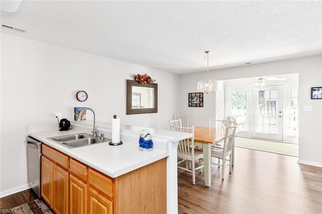 2104 Westgate CIR, Williamsburg, VA 23185