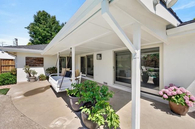 2910 Huntington Rd, Sacramento, CA 95864