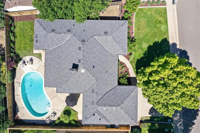 2910 Huntington Rd, Sacramento, CA 95864