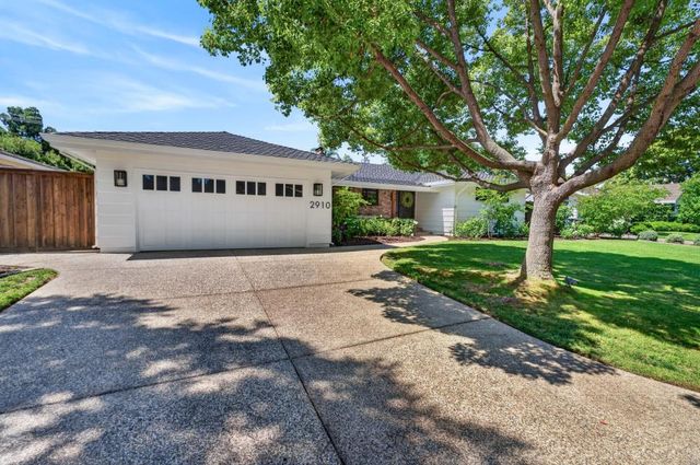 2910 Huntington Rd, Sacramento, CA 95864