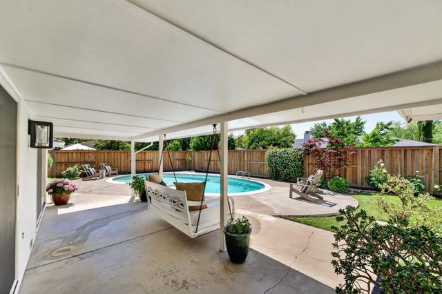 2910 Huntington Rd, Sacramento, CA 95864