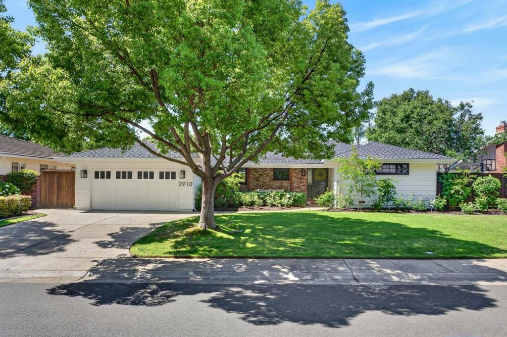 2910 Huntington Rd, Sacramento, CA 95864